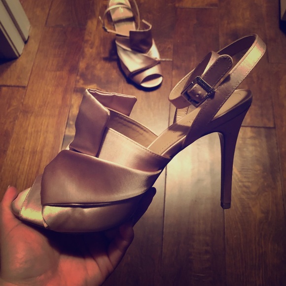 Charles David Shoes - 🤩 CHARLES DAVID SATIN WEDDING HEELS NWT